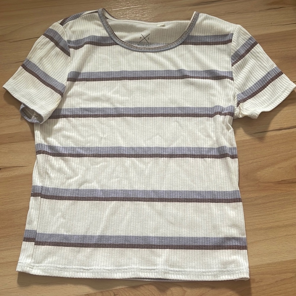 PacSun t-shirt size xs